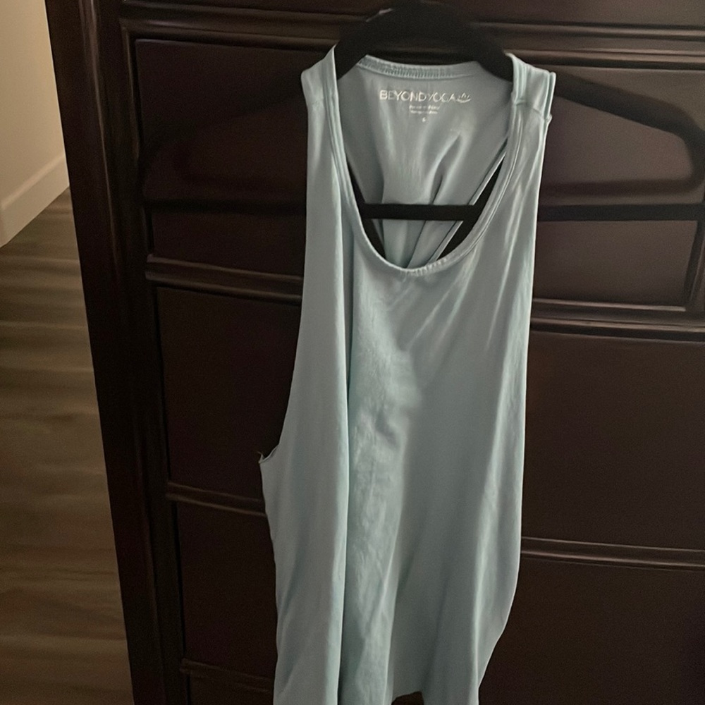 Beyond Yoga comfortable Loose fitting workout tank